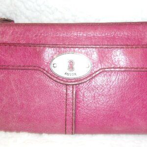 E-135  WOMENS FOSSIL 3/4 ZIP AROUND WALLET/CLUTCH